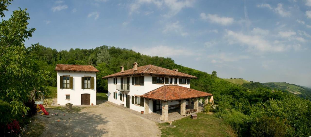 Cascina Il Ginepro Guest House Sinio Exterior photo